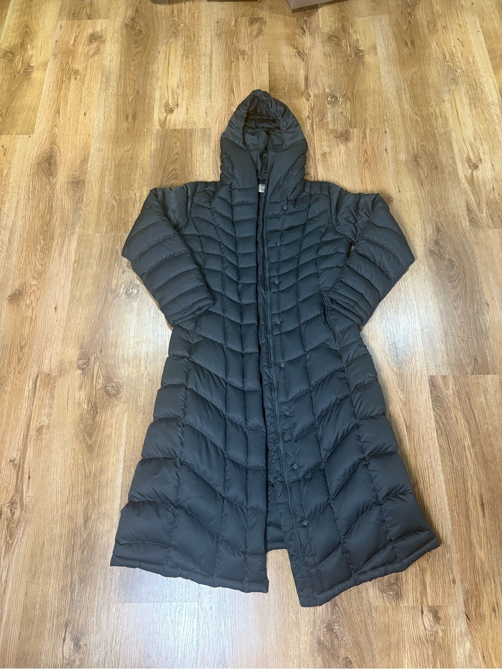 Patagonia Women's Downtown Loft Parka  medium
